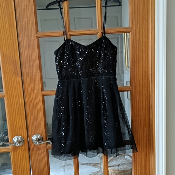 French Connection Dresses & Skirts - Black sequen homecoming dress & bag